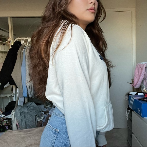 Oversized White Hollister Hoodie - Picture 5 of 6